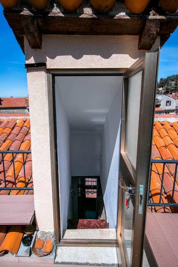 Apartment Lara With Affordable Parking *